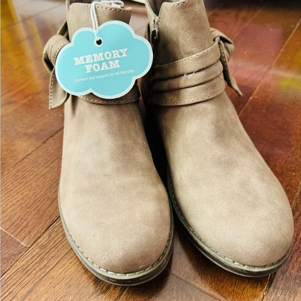 Girls Boots